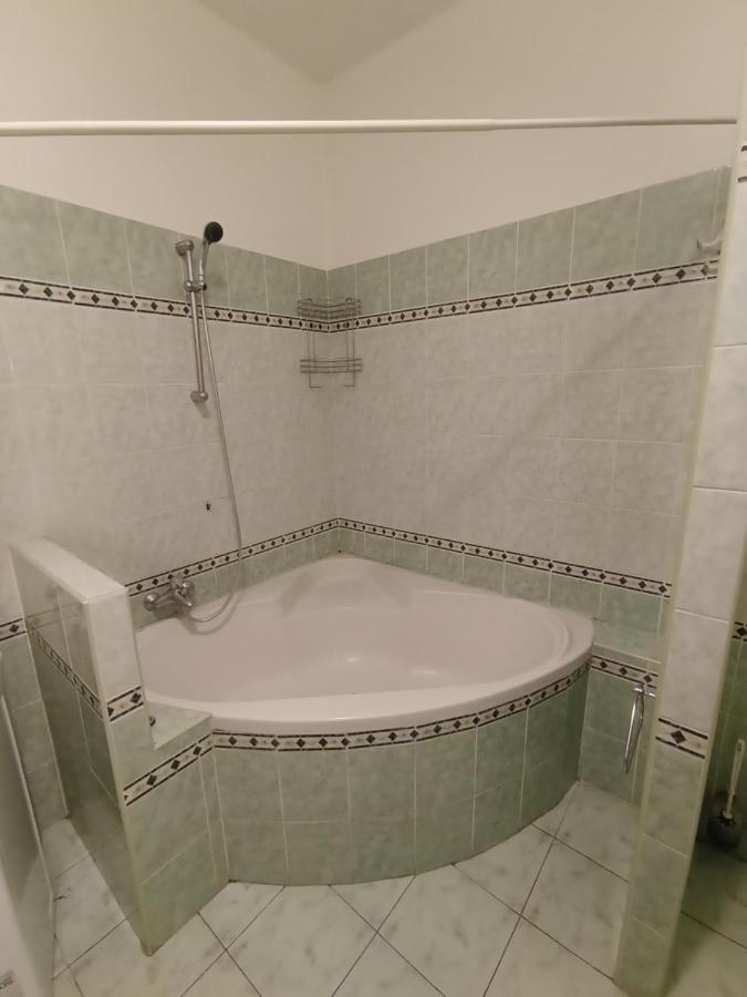 Apartments Captain Flint Прага Екстер'єр фото